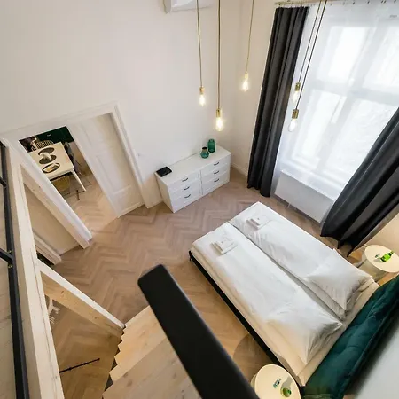 Deluxe Old Town Sw. Krzyza Wawelofts Apartamento *