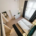 Deluxe Old Town Sw. Krzyza Wawelofts Apartment *