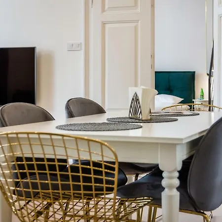 Deluxe Old Town Sw. Krzyza Wawelofts *