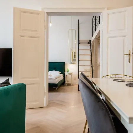 Апартаменты Deluxe Old Town Sw. Krzyza Wawelofts *