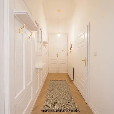 Deluxe Old Town Sw. Krzyza Wawelofts Apartmán *