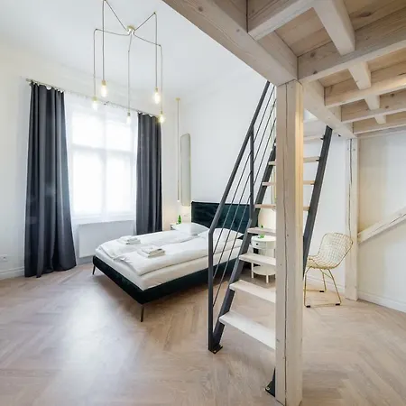 Deluxe Old Town Sw. Krzyza Wawelofts * Krakov